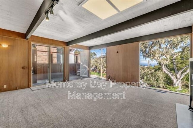 Photo - 635 Grace St