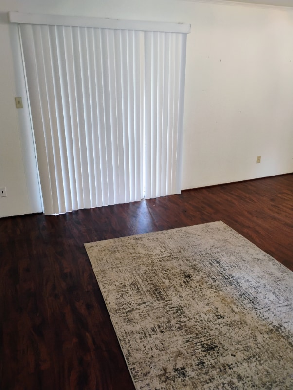 Photo - 1015 Louise Ln