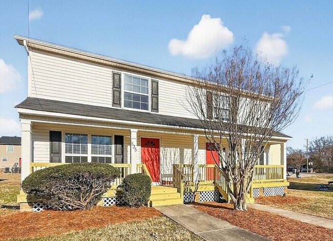 Building Photo - Spacious Two Bedroom Townhome In Kannapolis