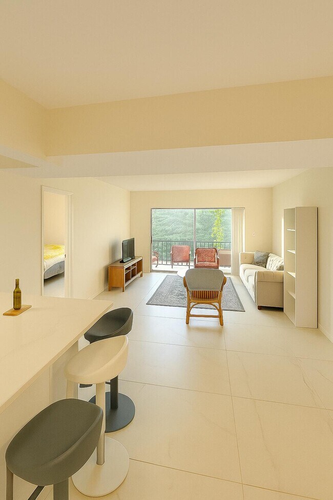 Building Photo - 450 NW 20th St Unit 214