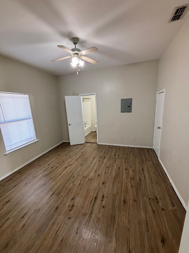 Photo - 446 S Texas Ave