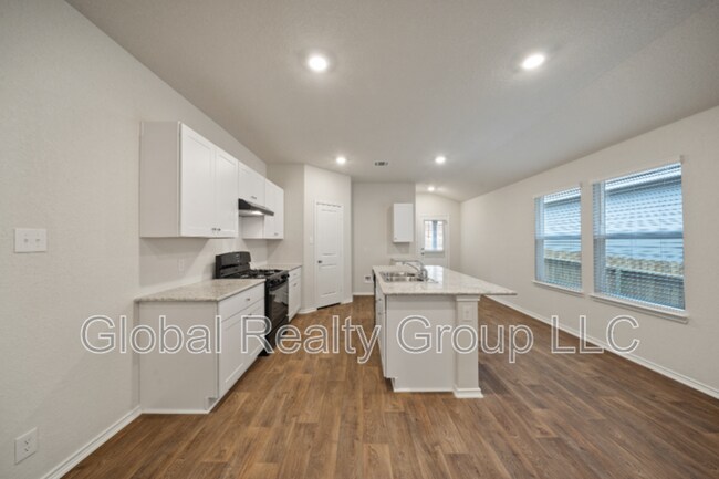 Photo - 10419 Howgate