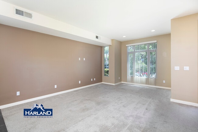3528-3538 Indiana Street Unit 3528-
