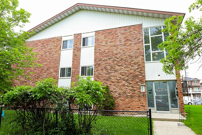 Photo - NAITside Court II