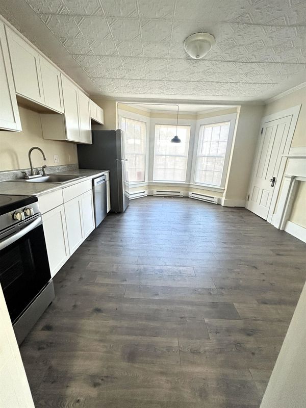 Photo - 565 White Mountain Hwy