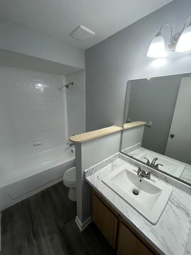 Photo - Spacious 2BR/1BA Unit Available !