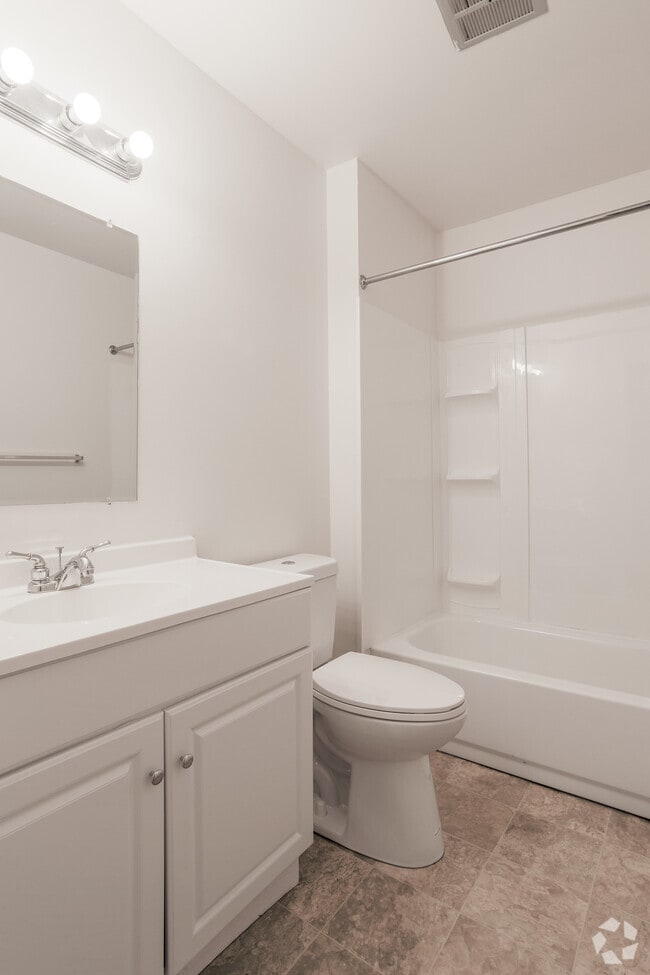 1 BR, 1 BA - Bathroom