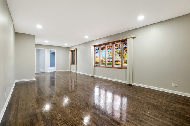 Photo - 75 Carthage Ln