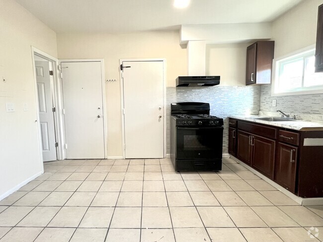 Building Photo - 236 Greenwich Ave Unit 7 Rental