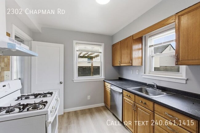 Photo - 2302 Chapman Rd