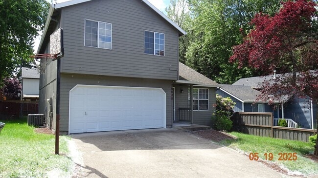 Building Photo - ~Beautiful Two-story Home Located in the N...