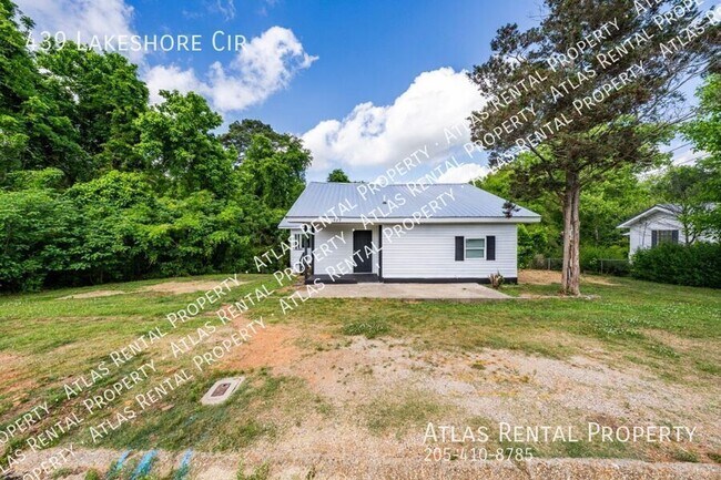 Photo - 439 Lakeshore Cir