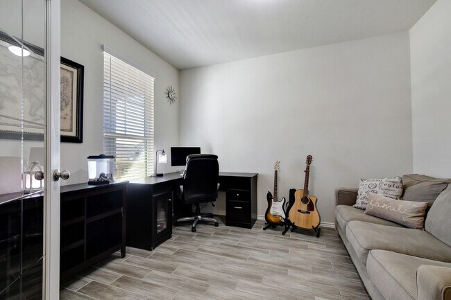 Photo - 317 Kotara Cyn