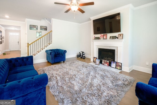 Photo - 337 Caledonia Ct