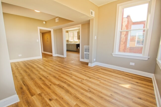 Building Photo - 2417 E 73rd St Unit #1