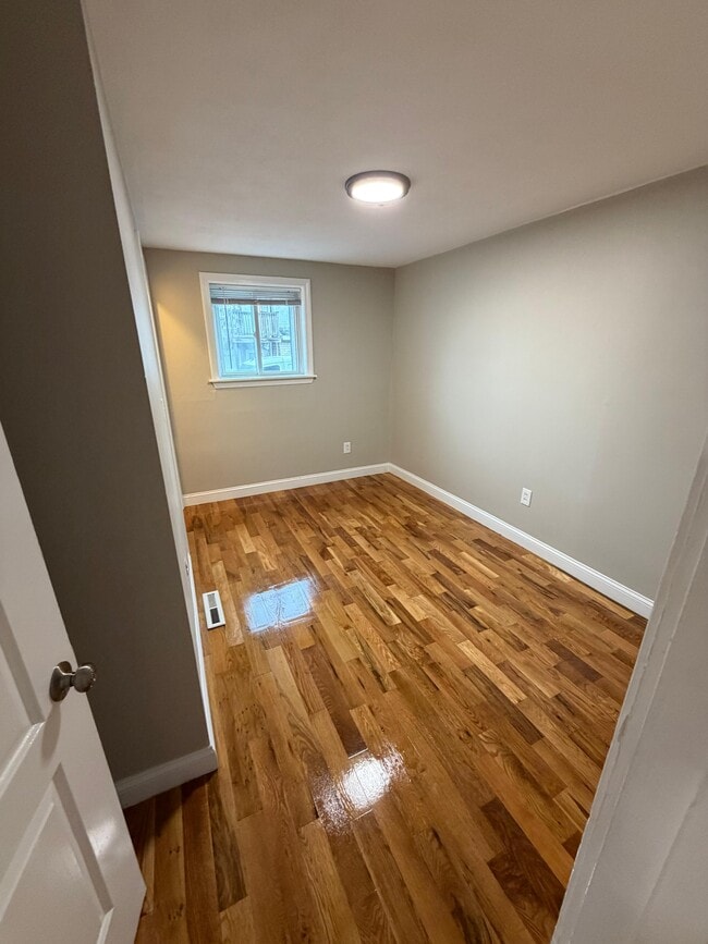 Photo - 23 Roughan St Unit 3