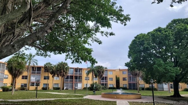 Building Photo - 4344 NW 9th Ave Unit 11-1B