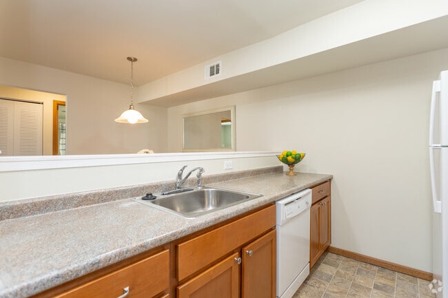 1 BR, 1 BA - 710 SF - Pines West Apartments
