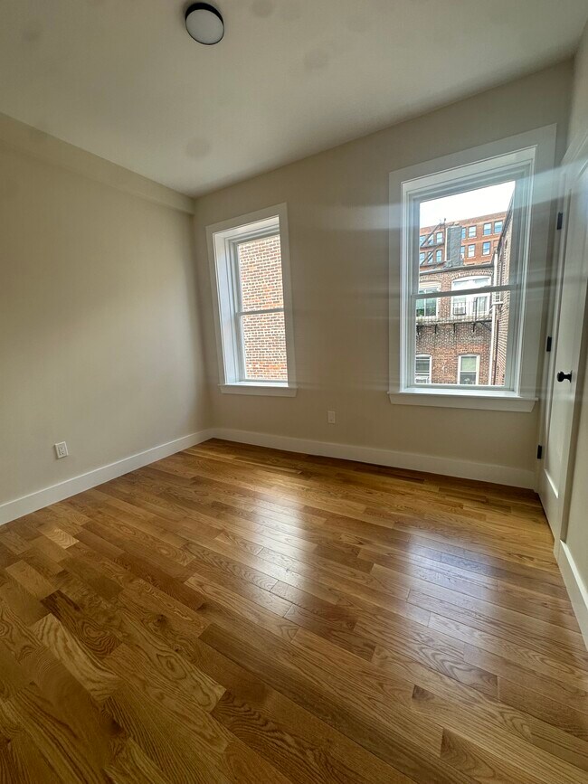 Photo - 70 N Margin St Unidad 3r