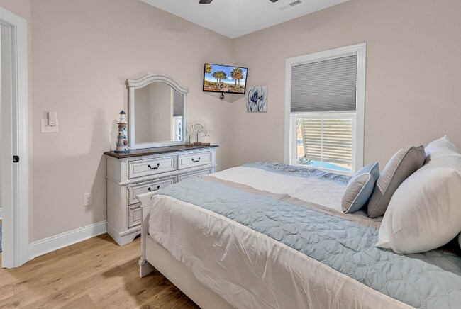 Photo - 151 Hallandale Ln