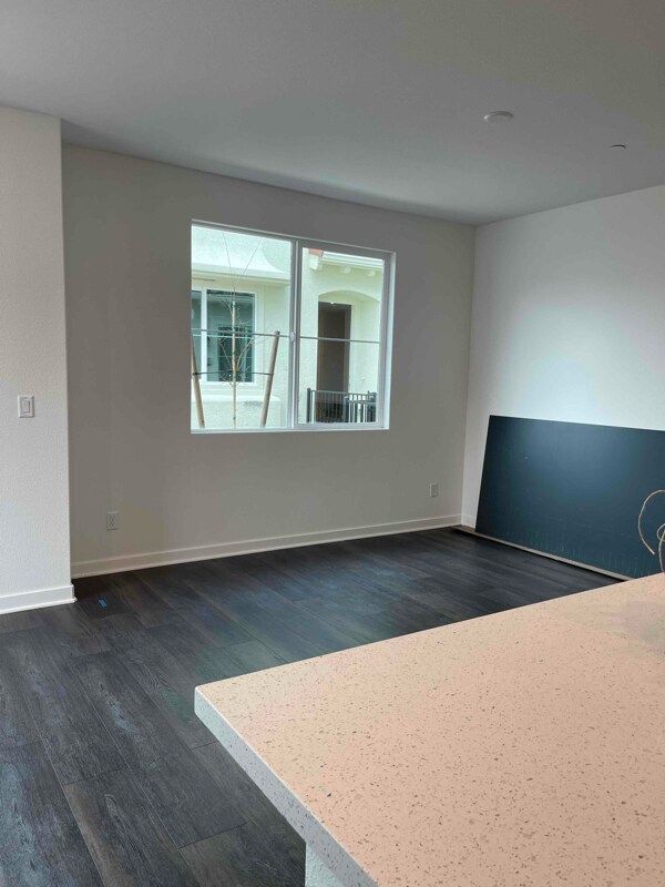 Photo - 5301 E Commerce Way