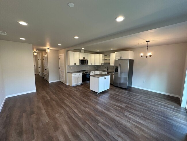 Photo - 1818 chipman St SE