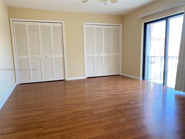 Photo - 1425 Harvard Ln