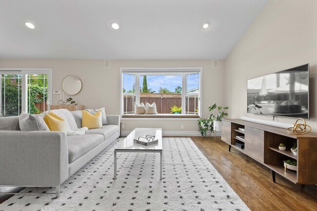 Photo - 841 W Latimer Ave