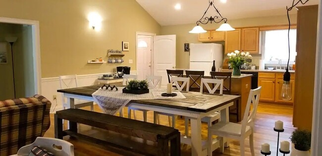 Photo - 103 Sportsman Cir NE