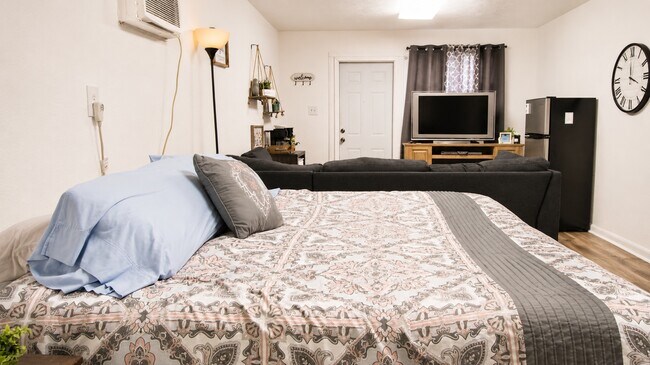 8119 Hawks Rd Unit 1