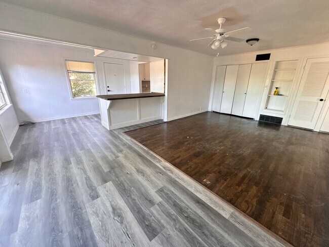 Photo - 4 Bedroom Updated Spacious Home!