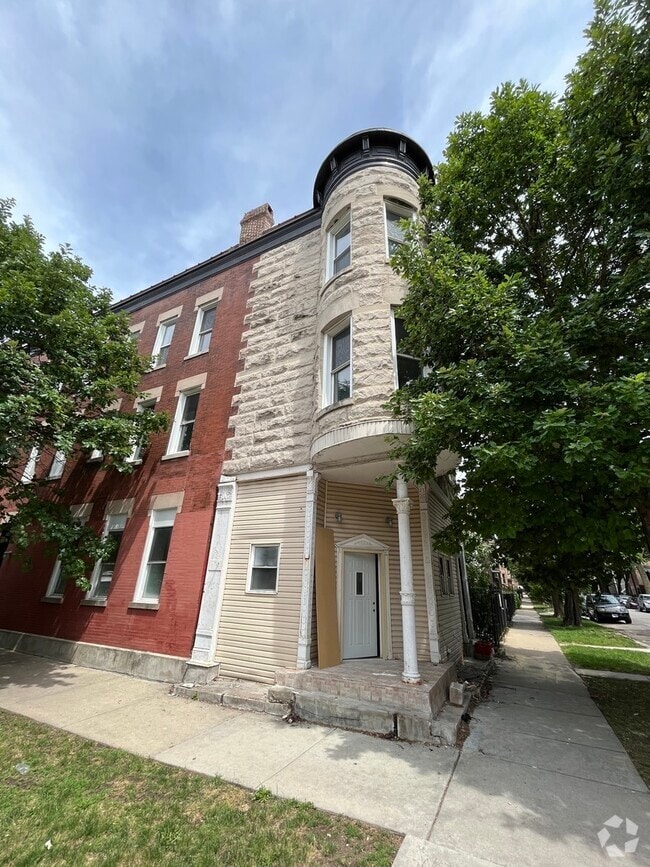 Building Photo - 2658 W Cortez St Unit 3 Rental