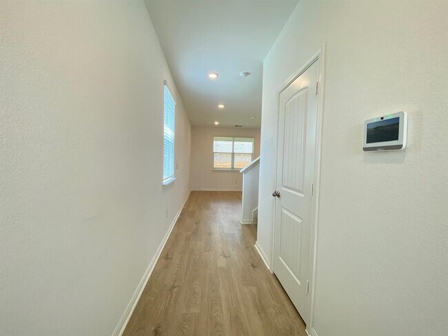 Photo - 225 Saide St