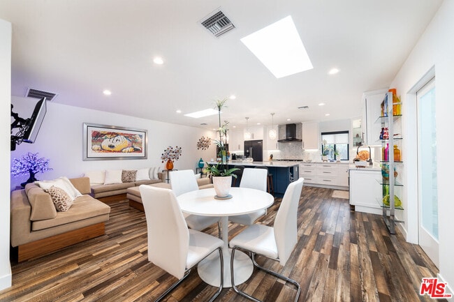 Photo - 1865 El Monte Dr