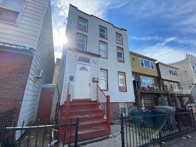 Building Photo - 181 Congress St Unit 1 Rental