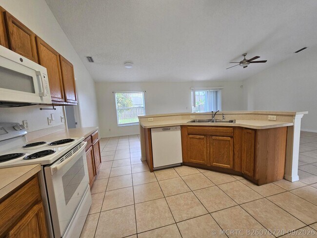Photo - 162 SW Grimaldo Terrace
