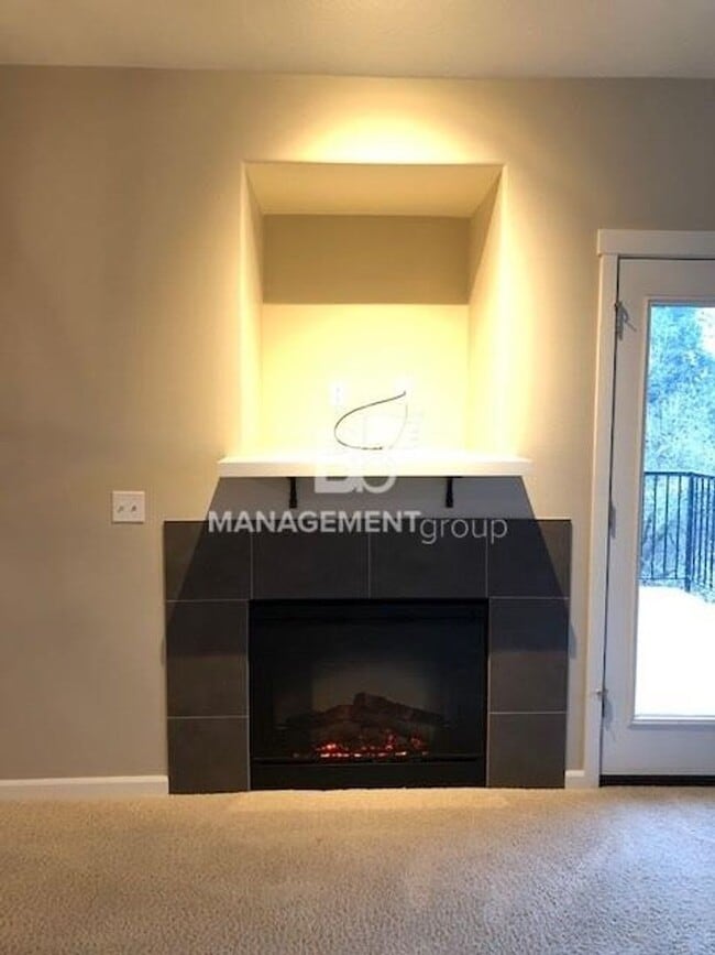 Photo - Light & Bright Timberland Condo in NW Portland MUST SEE!!! Garage Included