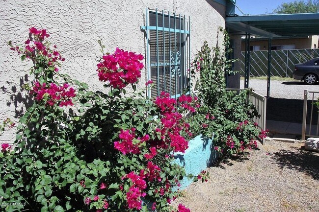 Photo - 1419 E Hedrick Dr