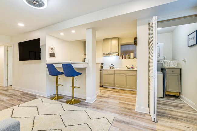 Photo - 4829 S Forrestville Ave Unit ID1306572P