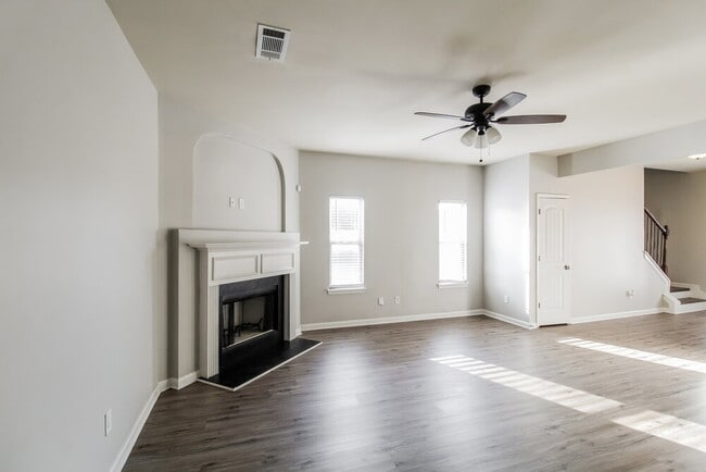 Photo - 1214 Heartwood Ave