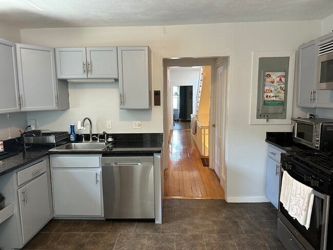 Photo - 79 Franklin St Unit 2