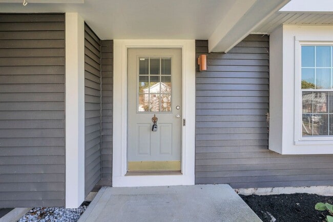 Photo - 5399 Thornburg Ct