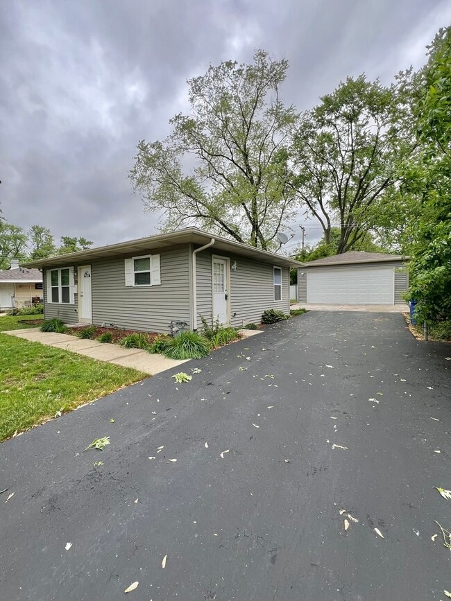 Photo - 102 Caddy Ave House