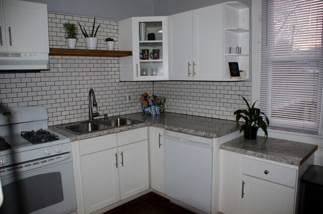 Photo - 213 18th St SE