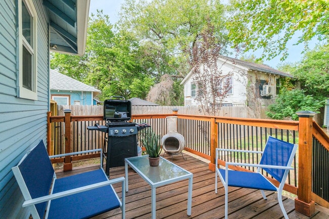 Building Photo - 207 Lindale St Unit ID1316403P