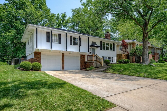 Photo - 508 SW Stratford Rd