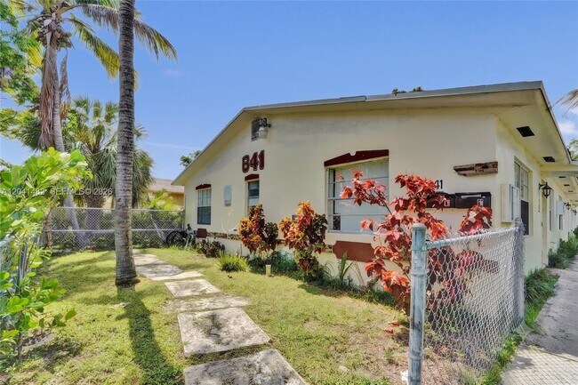 Photo - 841 SW 7th St Unit C