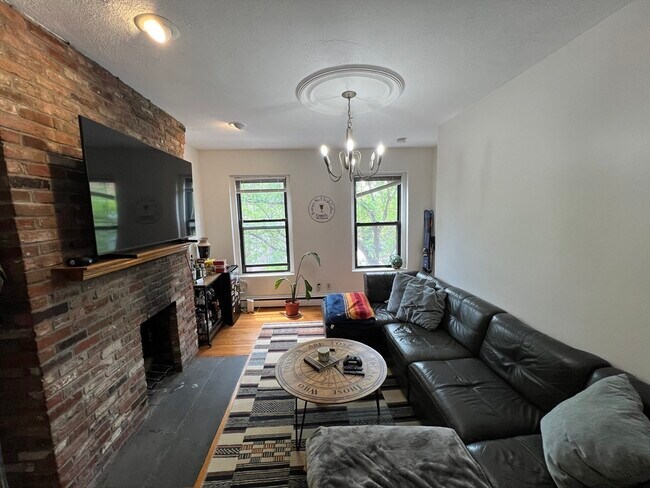 Photo - 18 Worcester St Unit 2