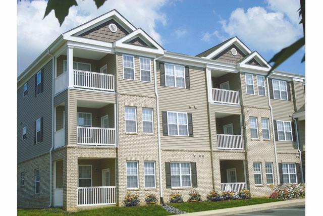 Building Photo - The Glenns at Elon