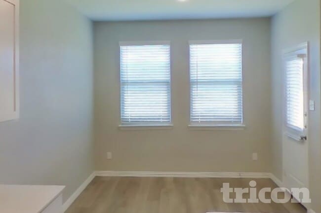 Photo - 235 Jenkinson Dr